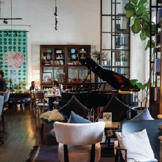 commons-small-bottom